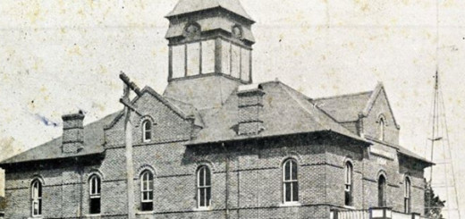 Manteo Courthouse with belfry. Image from Manteo Preservation Trust page.