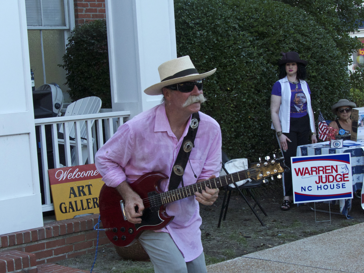 Mojo Collins rockin' out in front of the DCAC Gallery.