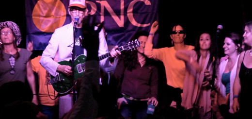 Southern Culture on the Skids performing "Eight Piece Box" with audience participation.